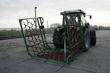 Entretien - Herse prairie, herse étrille - Herse émousseuse de prairie à chainons 6 m 1 vérin
