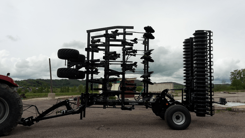 Travail du sol - Déchaumeur à dents - Déchaumeur à dents trainé ou porté BLACKBEAR